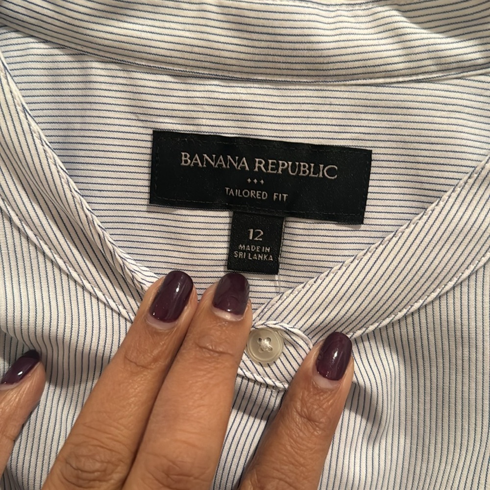 BRAND NEW: Tailored Fit Banana Republic Button Down - Picture 5 of 5